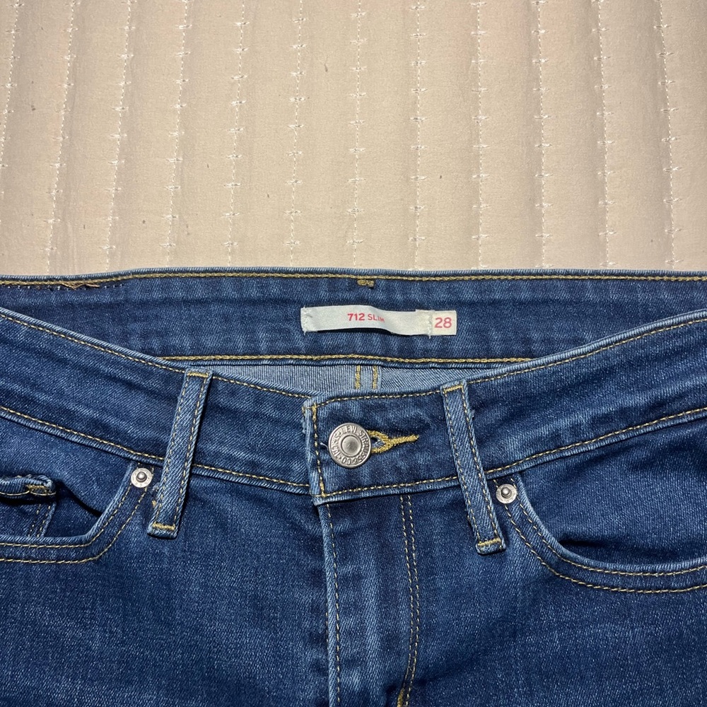 Women’s Levi Jeans
